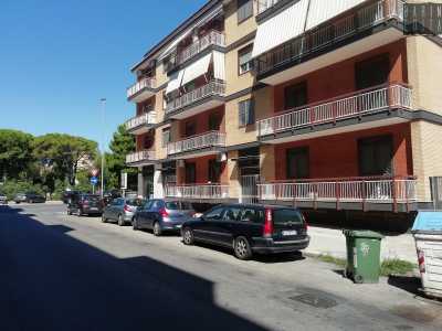 La situazione appena descritta la si trova circumnavigando il Parco 2 Giugno per raggiungere strade quali viale Jacini o via Palmieri